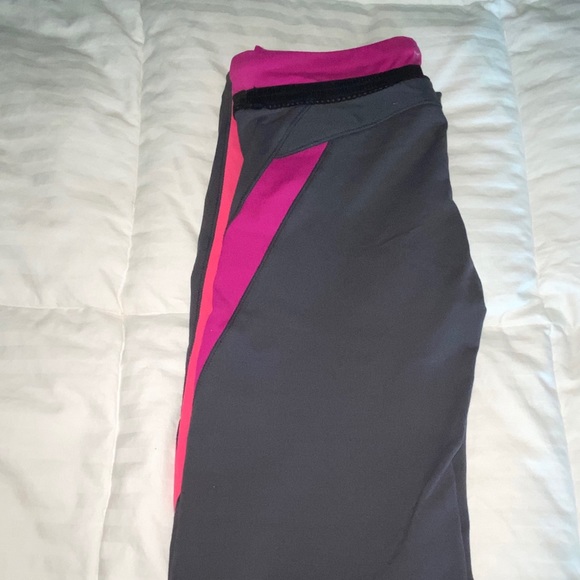 2 Bebe/ PH8 and Bebe sport workout pants. 2 items - Picture 7 of 13